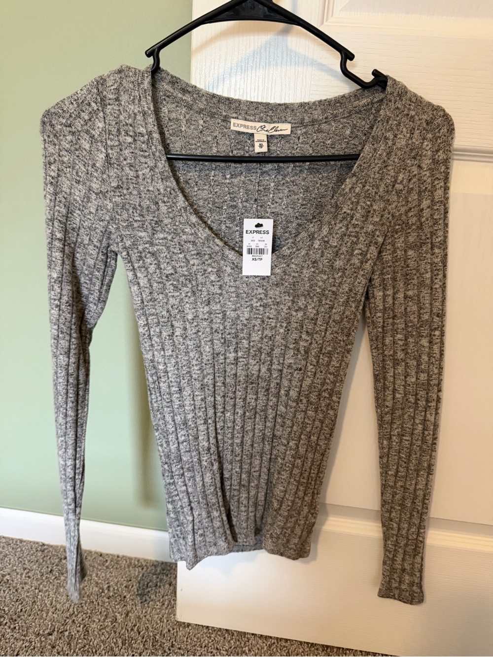 Express Gray Ribbed V-Neck Long Sleeve Sweater Top